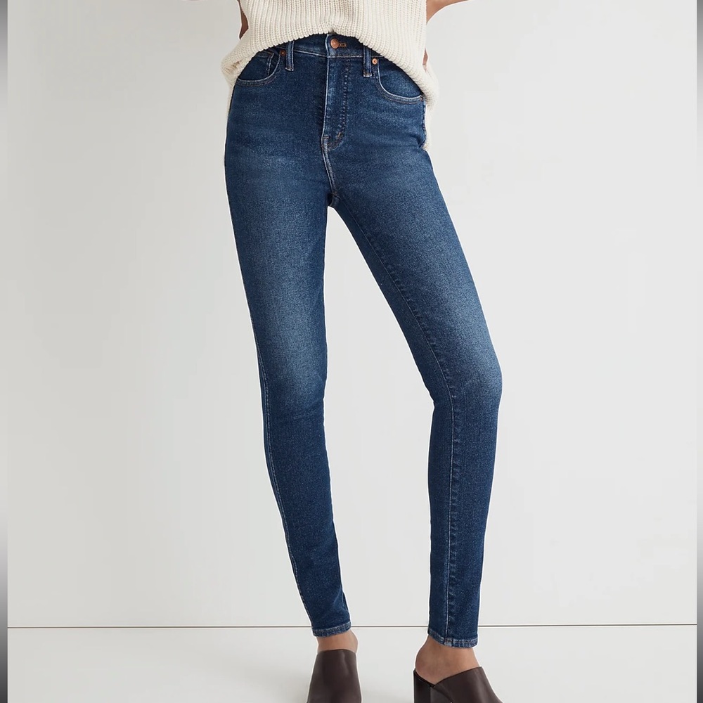 Madewell High-Rise Skinny Jeans in Dark Wash Blue